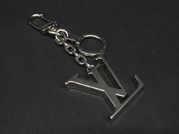 ヤフオク! -「ルイヴィトン キーホルダー イニシャル」の落札相場 ヤフオク! -「ルイヴィトン キーホルダー イニシャル」の落札相場