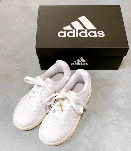 新品・未使用！ アディダス adidas Hoops 2.0 (ホワイト) 18cm