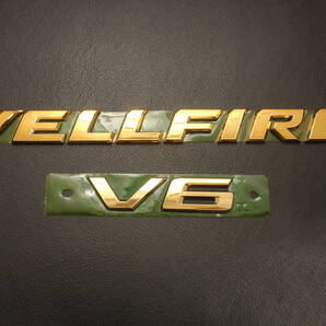 7トレジャー 【 トヨタ 20系 ヴェルファイア トヨタ 20系 VELLFIRE 】 プレミアム ゴールド エンブレム リア 文字 2点セット