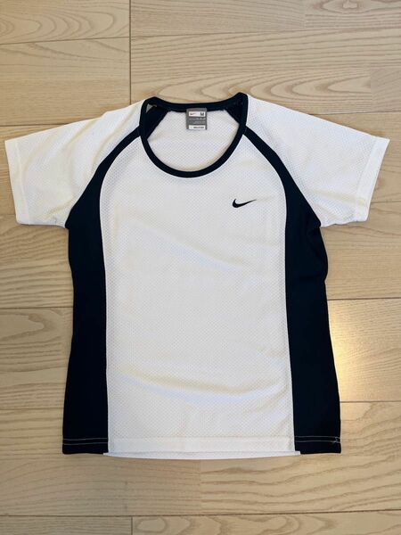 NIKE 半袖Tシャツ ナイキ　レディース