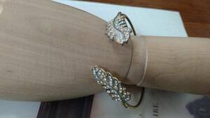 * with translation * leaf motif × rhinestone * bangle *