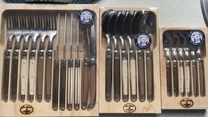 [ price cut ].. for tree box attaching Laguiolelagi all cutlery 24ps.@ French. Pro purveyor popular color 3 color laiyo-ru1.5mm width stainless steel new .