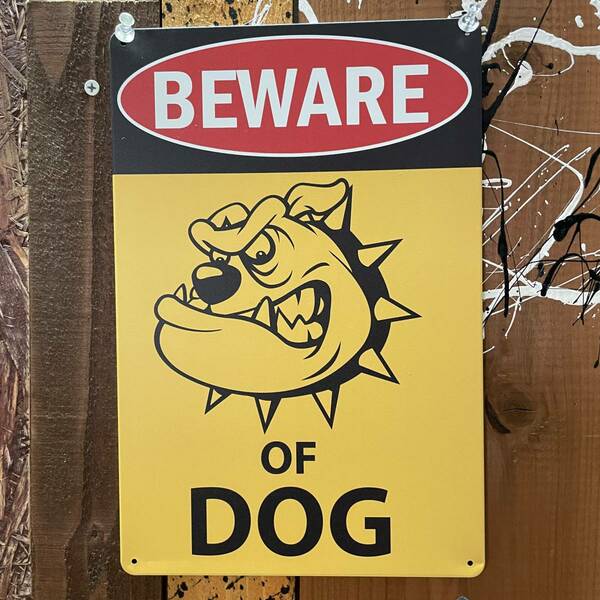 新品 壁掛けプレート 猛犬注意 警告版 犬に注意 防犯対策 危険 強盗 番犬 狂犬 犯罪 泥棒 メタル 金属パネル 壁飾り インテリア ブリキ看板