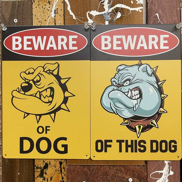 2枚 新品 壁掛けプレート 猛犬注意 警告版 犬に注意 防犯対策 危険 強盗 番犬 狂犬 泥棒 メタル 金属パネル 壁飾り インテリア ブリキ看板