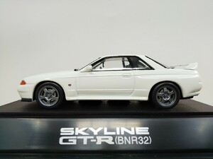 ■ EBBROエブロ『1/43 NISSAN SKYINE GT-R (BNR-32) ホワイト 日産スカイライン モデルミニカー』