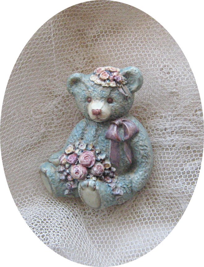 3D painting, stuffed bear, brooch style, teddy bear with bouquet on lap, J, Atelier Geppetto, Aquilax, AtelierGeppetto, unused, animal, bear, Bears in general