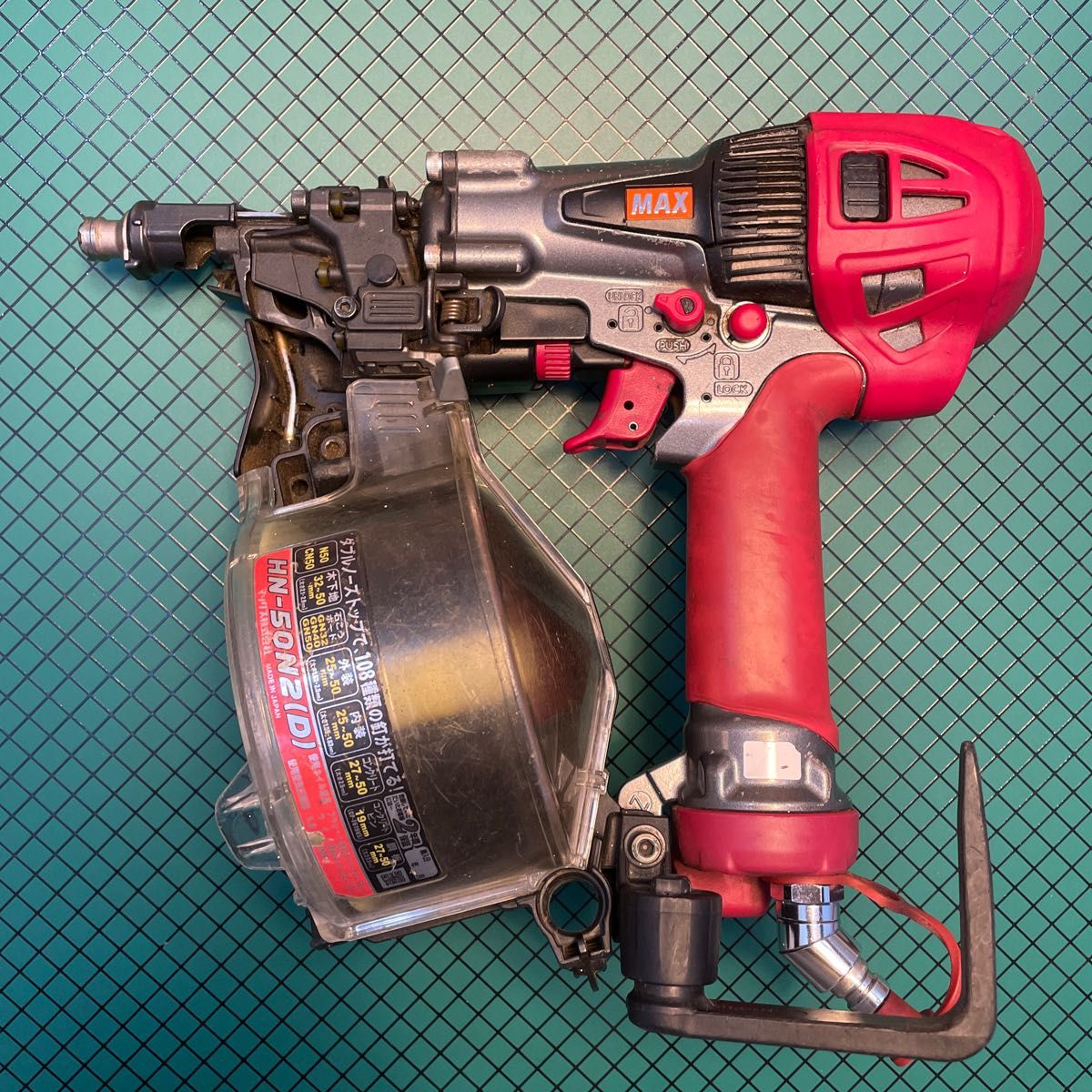 美品 未開封 高圧釘打ち機 エアダスター付 AN514H(赤) 新品未開封