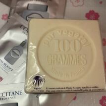 L''OCCITANE ロクシタン 石鹸　100g ボンメールソープ　アーモンドオイル　フランス製　ポーチ　美白化粧品　サンプル　ホワイトニング_画像4