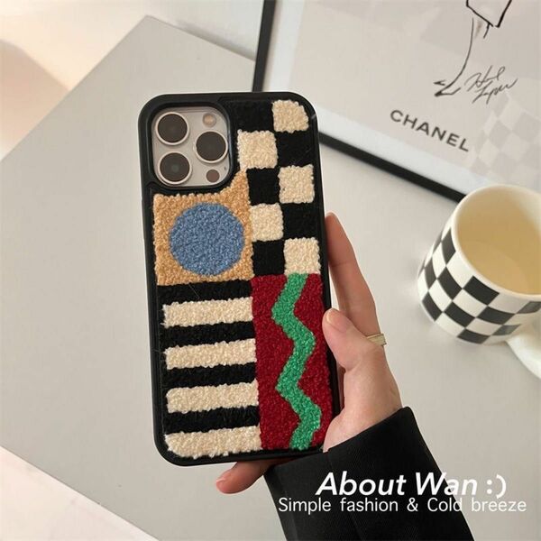 iPhone14plusケース　秋冬ふわふわ刺繍お洒落 おしゃれ アニメ 可愛い