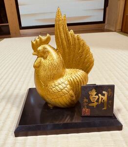 美術工芸　和雲作　『朝』　縁起物　鶏　雄鶏　干支の置物　台座付　酉　高岡銅器