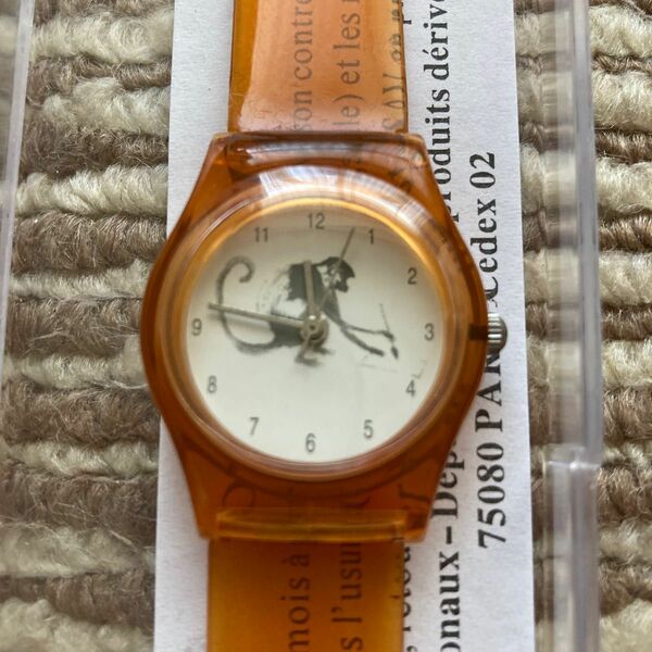 腕時計　パリの美術館（ルーブル？）で10年前に購入　猿の絵のシンプルなお洒落な腕時計です。
