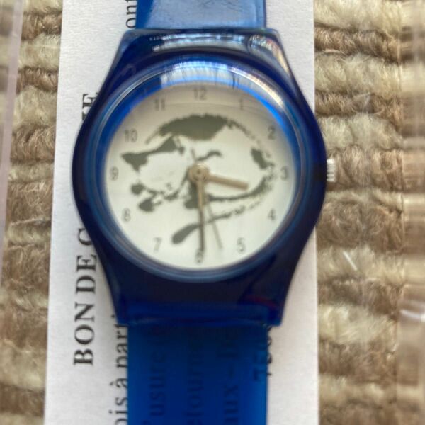 腕時計　パリの美術館（ルーブル？）眠っている猫のイラスト　約10年前に購入、28.9ユーロでした。