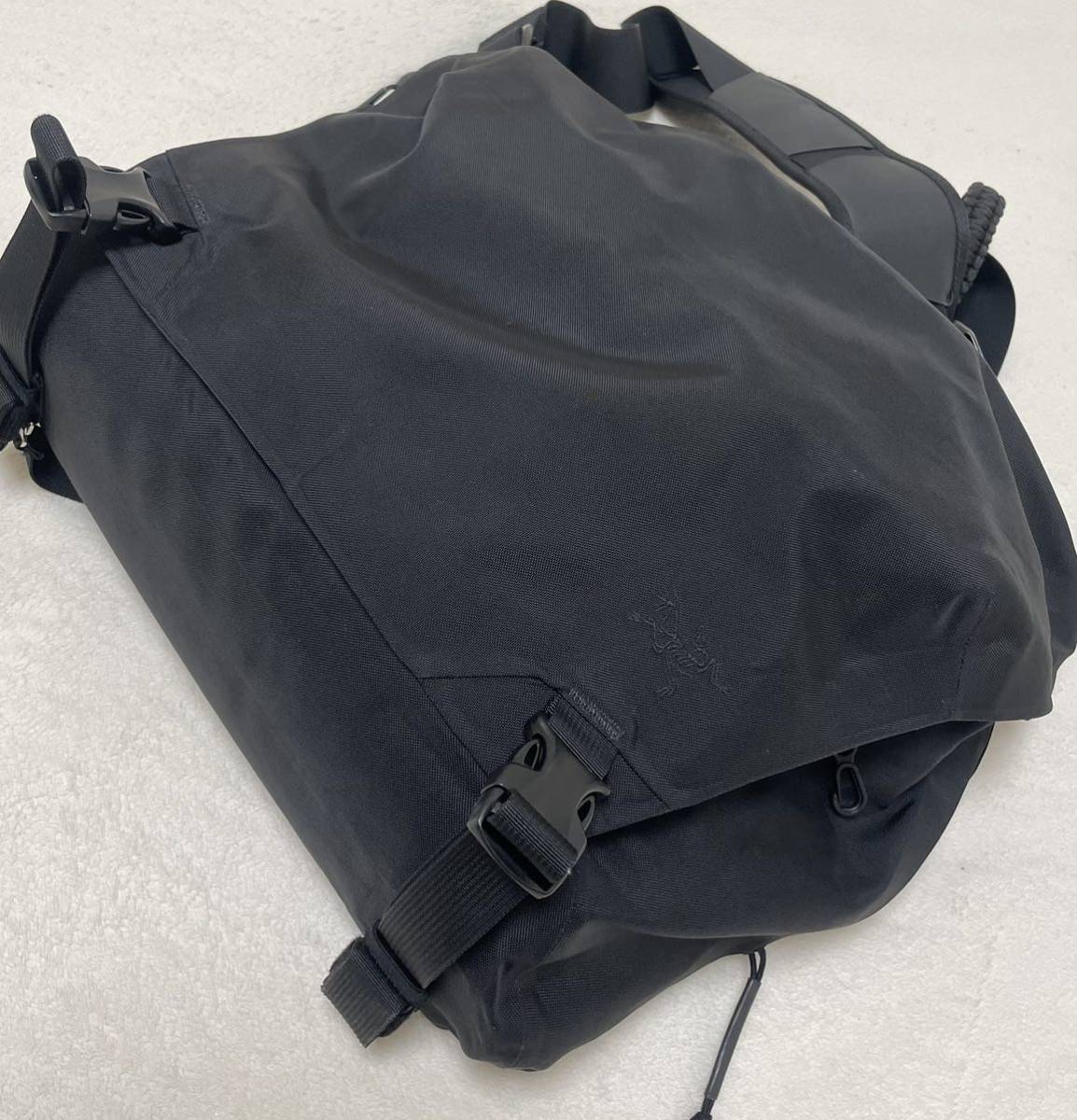 ヤフオク! -「arcteryx leaf」(キャンプ、アウトドア用品) の落札相場