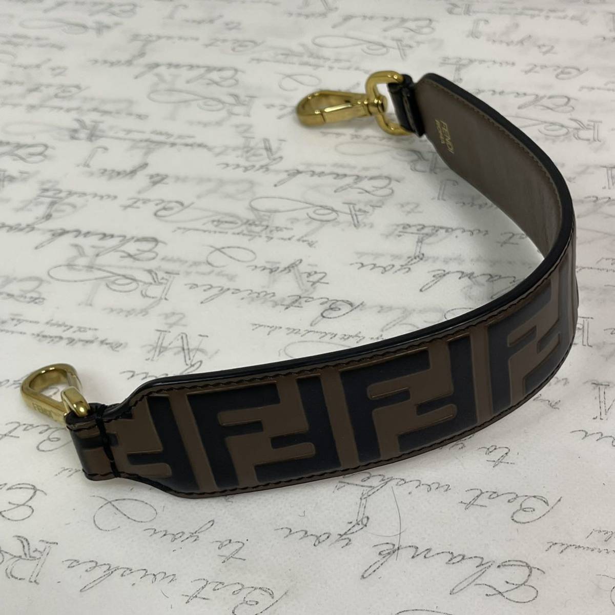 美品】FENDI フェンディ ストラップユー ズッカ ショルダーストラップ-