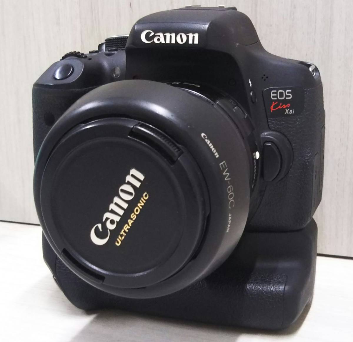 Canon EOS Kiss X8i 一眼レフ カメラレンズセット 標準&望遠ダブル ...