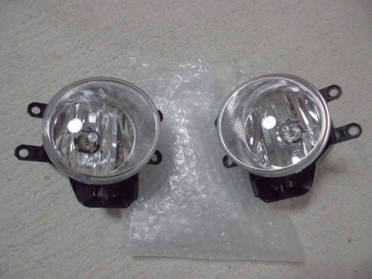 アクア中期用フォグランプキット 純正 新品 おまけ付き-