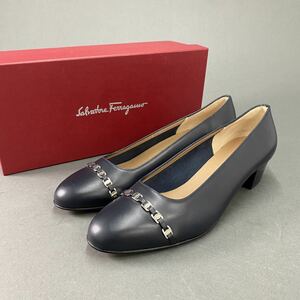 bk4《新品》Salvatore Ferragamo サルヴァトーレフェラガモ AVELLA ヴァラリボン パンプス レザーシューズ 8.5 26cm相当 レディース