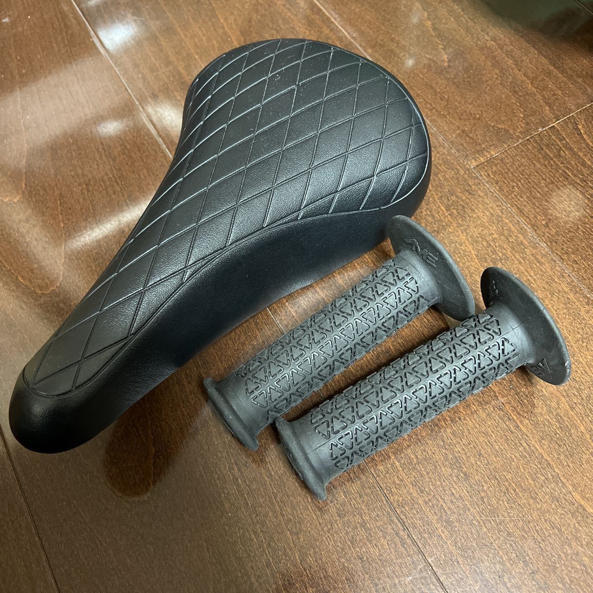 ヤフオク! -「old bmx グリップ」の落札相場・落札価格