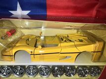 新品未開封maisto製　Ferrari F50 1/24 scale 組み立てmetal die cast car yellow_画像4