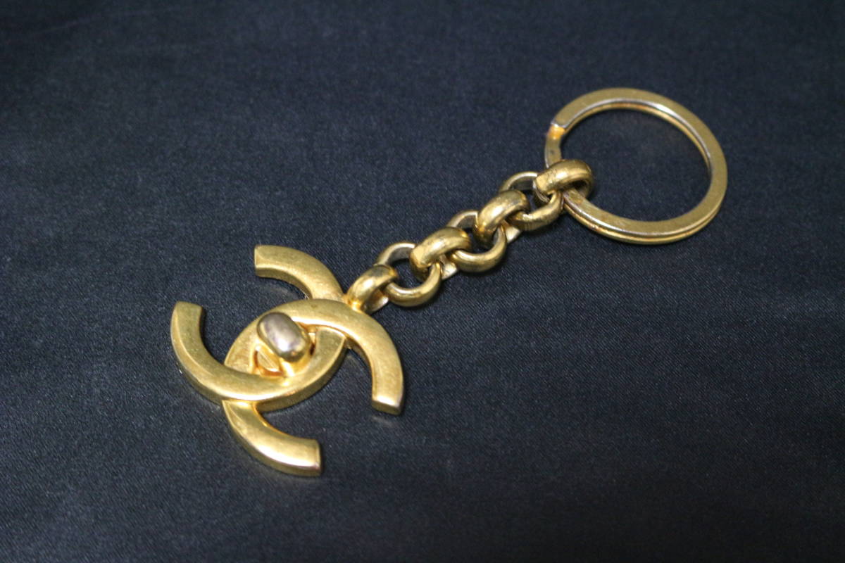 ヤフオク! -シャネル キーホルダーの中古品・新品・未使用品一覧