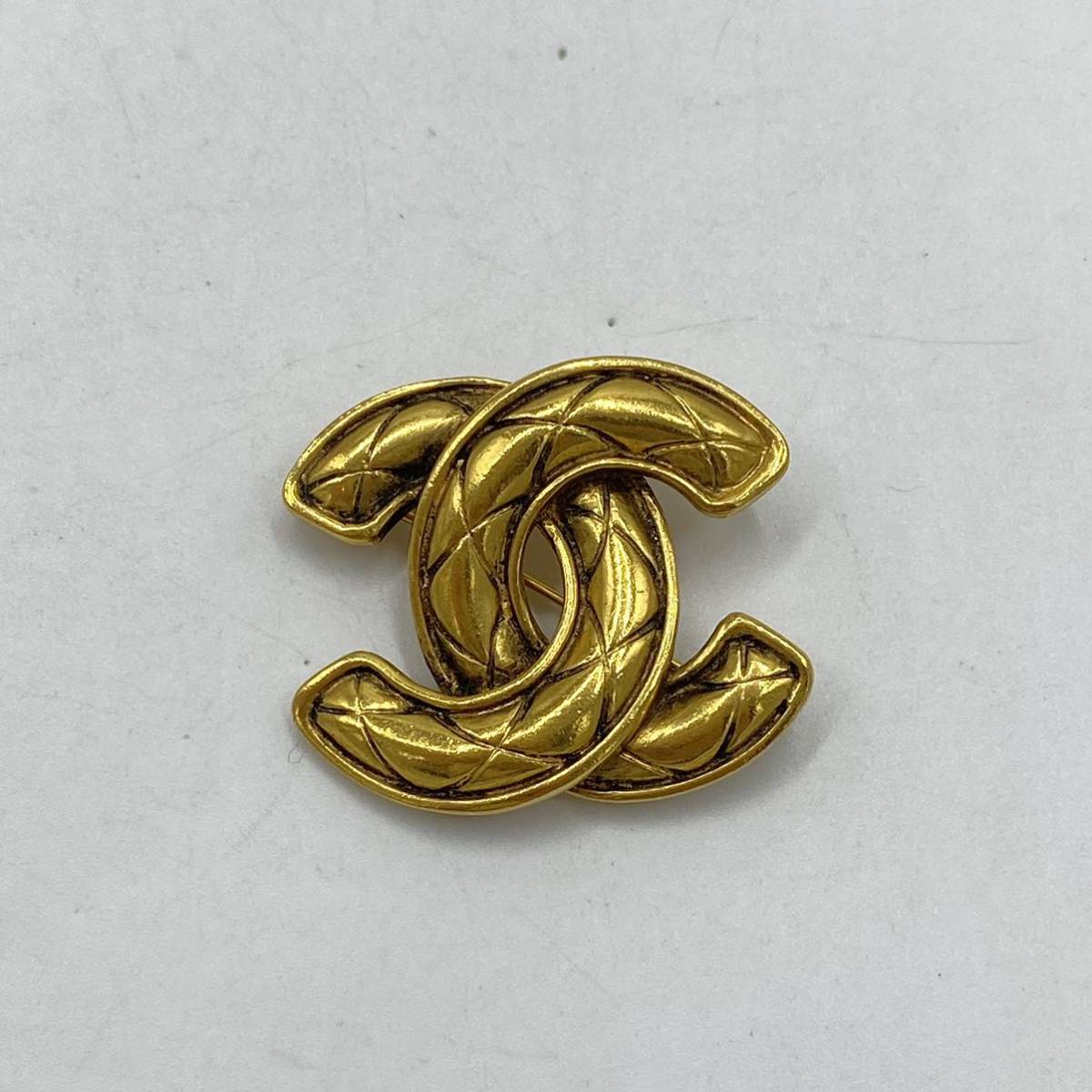 ヤフオク! -シャネル ブローチ(ブランドアクセサリー)の中古品・新品 ...