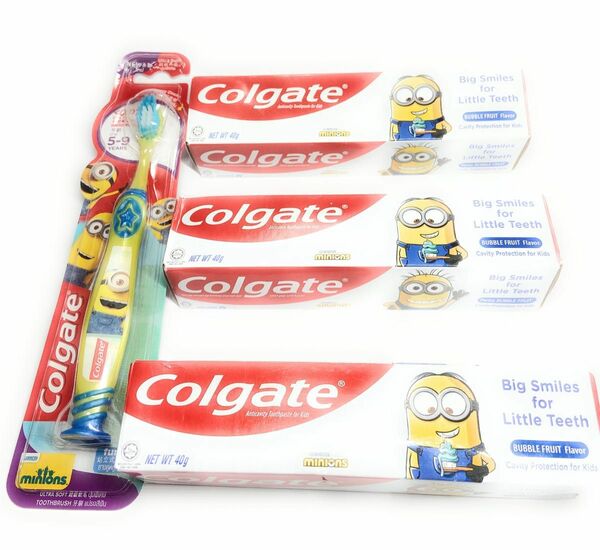 新品 未使用 箱入 ミニオンズ 歯磨きセット 歯ブラシ 1本+ 歯磨き粉 40gx3 minions 子供用 男女兼用 プレゼント