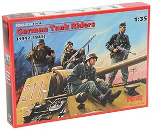 ICM 1/35 ドイツ 戦車搭乗兵 1942-1945 プラモデル