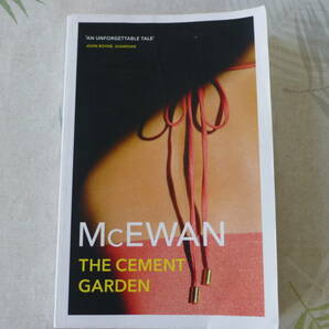 IAN McEWAN著 The Cement Garden, Penguin Random House UK ISBN 978-0-099-75511-1