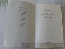 IAN McEWAN著 The Cement Garden, Penguin Random House UK ISBN 978-0-099-75511-1_画像2