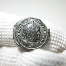 【古代ローマコイン】Constantine I（コンスタンティヌス1世）クリーニング済 ブロンズコイン 銅貨(gALbmUnkLk)_画像3