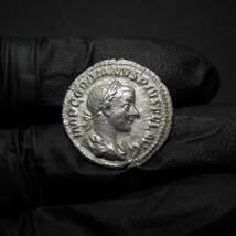 【古代ローマコイン】Gordian III（ゴルディアヌス3世）クリーニング済 シルバーコイン 銀貨(5tjkA5Fdbs)_画像3
