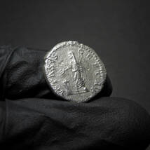 【古代ローマコイン】Caracalla（カラカラ）クリーニング済 シルバーコイン 銀貨(4XxM2hxkSr)_画像7