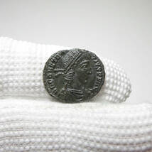 【古代ローマコイン】Constantius II（コンスタンティウス2世）クリーニング済 ブロンズコイン 銅貨(McbYMXwAha)_画像3