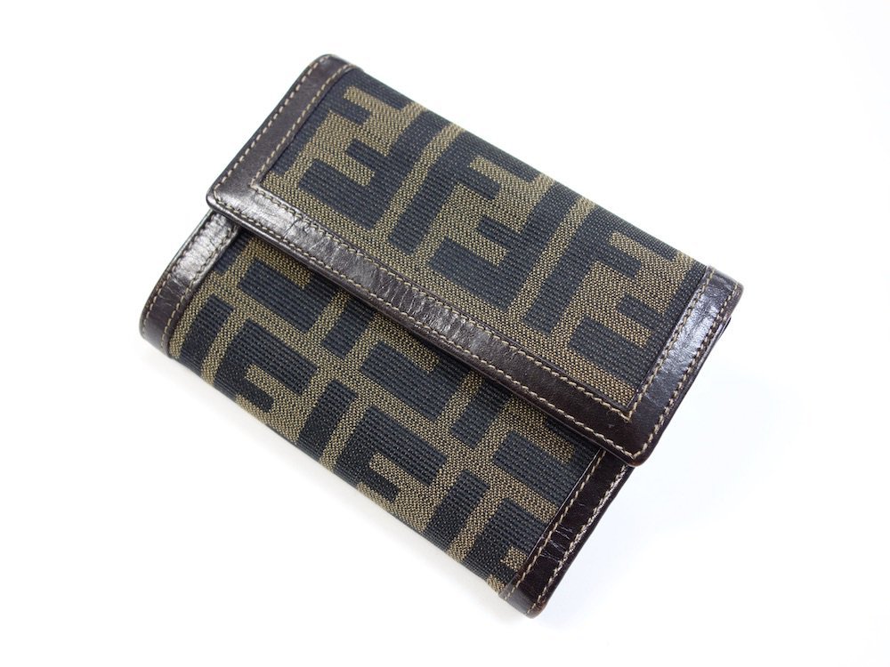 未使用品 FENDI 三つ折り財布 8M0011 ズッカ柄 384 折り財布