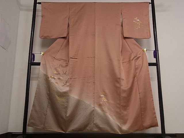 訪問着 群れ飛ぶ鶴 刺繍柄 五三桐紋入り 正絹 7999 ファッション 女性