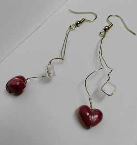 Art hand Auction Jolies boucles d'oreilles dorées et roses, Fait main, Accessoires (pour femmes), Des boucles d'oreilles, Des boucles d'oreilles