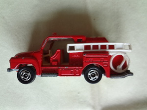 ミニカー 消防車 ISUZU FIRE ENGINE S=1/81 NO.68 1975 tomica MADE IN JAPAN 