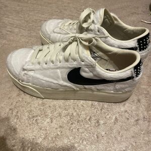 NIKE スニーカー ブレーザーLOW プラットフォーム　フェイクファー