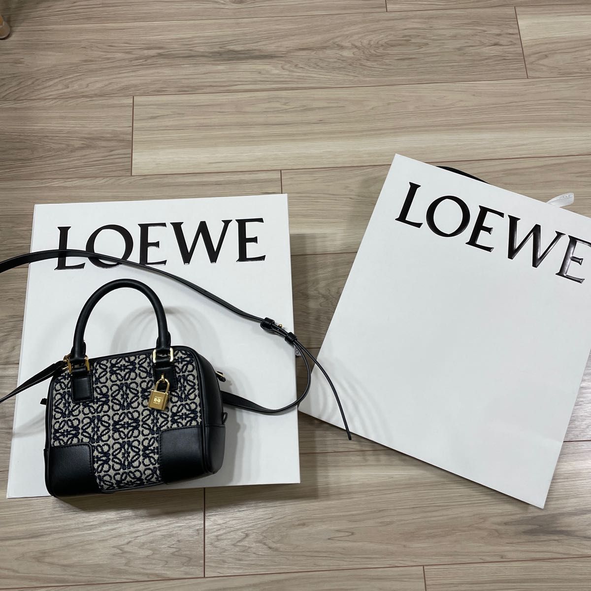 人気 LOEWE ロエベ ネックレス アナグラム アマソナ シルバー オールド