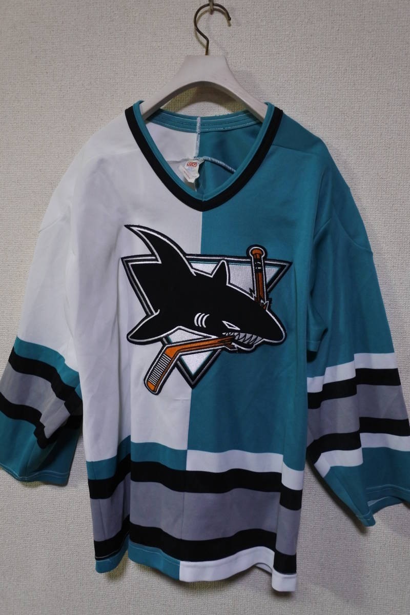 Yahoo!オークション - NHL 2011-12サンノゼ・シャークス~#2ジム Yahoo!オークション - NHL 2011-12サンノゼ・シャークス~#2ジム