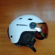 新品未使用 バイザー ヘルメット サイズ M（55cm～58cm）カラー マットホワイト スノーボードヘルメット スキーヘルメット ゴーグル _画像5