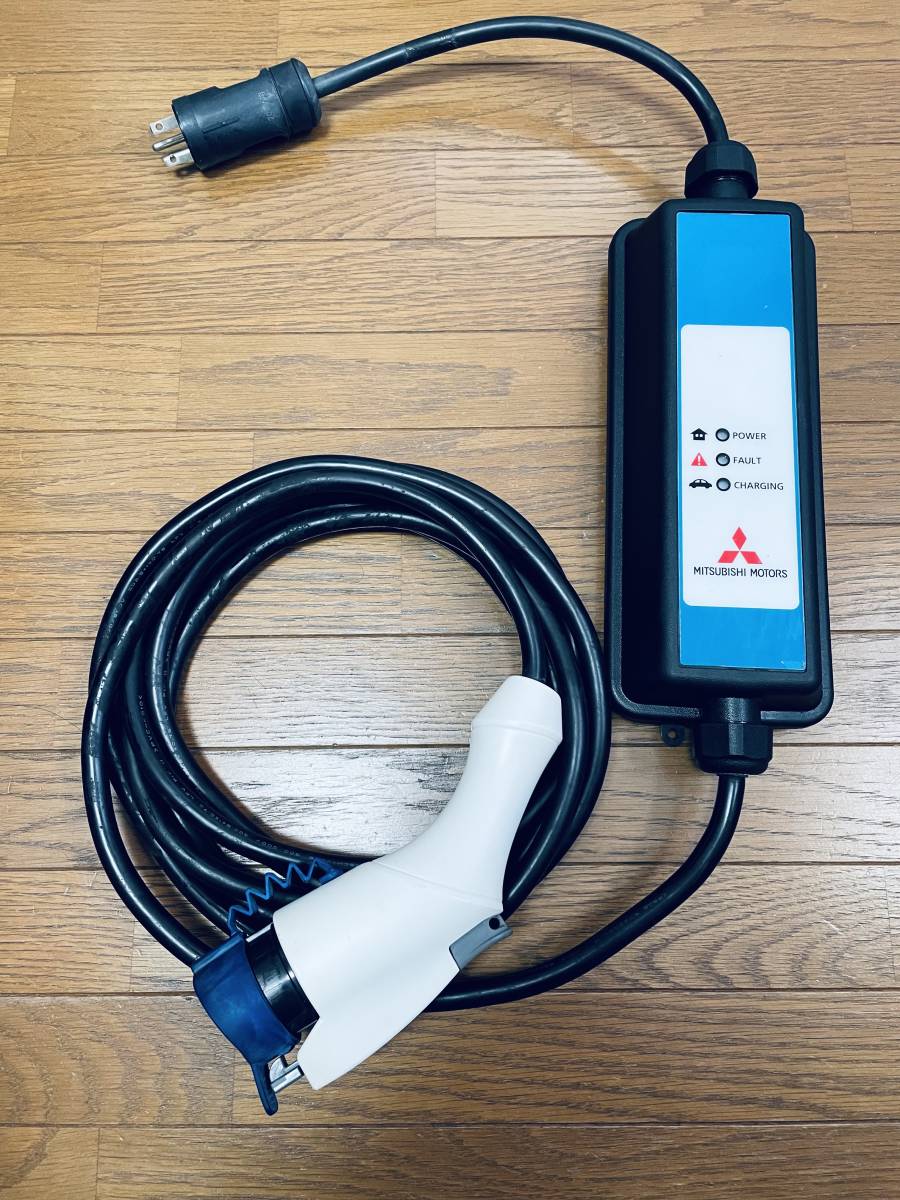 お試し価格!】 美品 日産リーフ充電ケーブル 新品です。未使用です