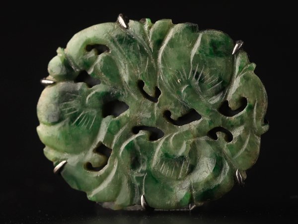 翡翠のピアス 蓮の花の透かし彫り ピアス(両耳用) | endageism.com