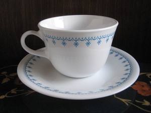 * beautiful goods Old ko rail cup & saucer snow f Ray k snow flakes 