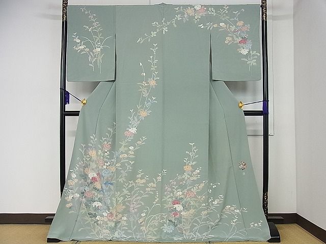 品質一番の浴衣/水着作家 訪問着の値段と価格推移は?|2,288件の売買情報を集計した作家
