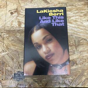 ナ HIPHOP,R&B LAKIESHA BERRI - LIKE THIS AND LIKE THAT シングル TAPE 中古品