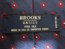 ＢＲＯＯＫＳ　ＢＡＳＩＣＳ　ＭＡＤＥ　ＩＮ　ＵＳＡ　ＰＵＲＥ　ＳＩＬＫ　ブルックスブラザーズ　柄物シルクネクタイ　紺系など_画像4