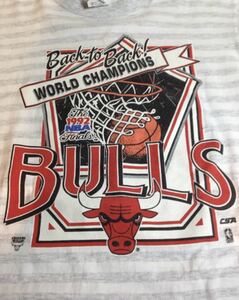 USA製 90s★CHICAGO BULLS シカゴ ブルズ Tシャツ アメリカ製 NBA ボーダー バスケット★