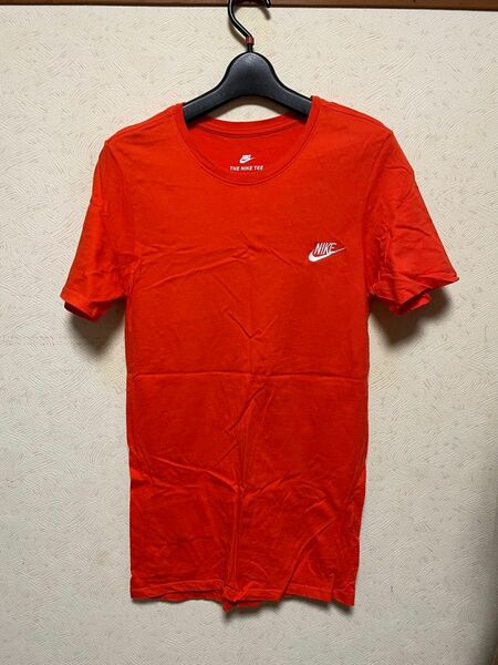 NIKE オレンジ 半袖Tシャツ