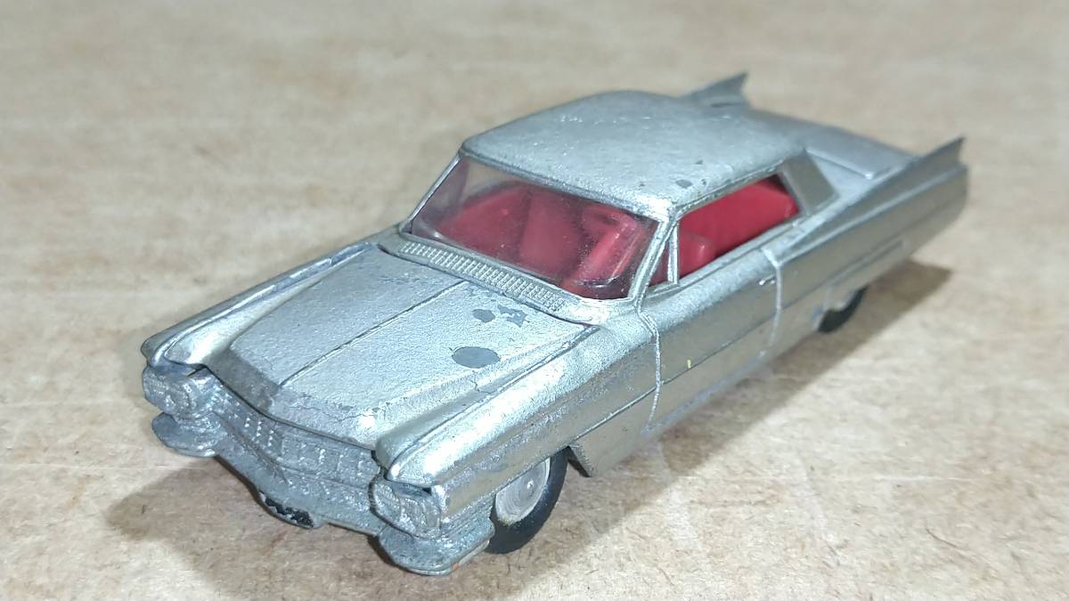 ヤフオク! -「キャデラック1」(ディンキー) (自動車)の落札相場・落札価格